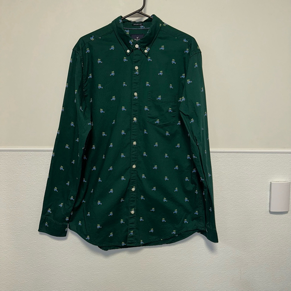 American Eagle Men’s Top Button Down Large Tall Green Car Christmas Long Sleeve - Picture 1 of 14